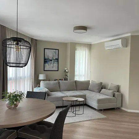 Center Apartment *